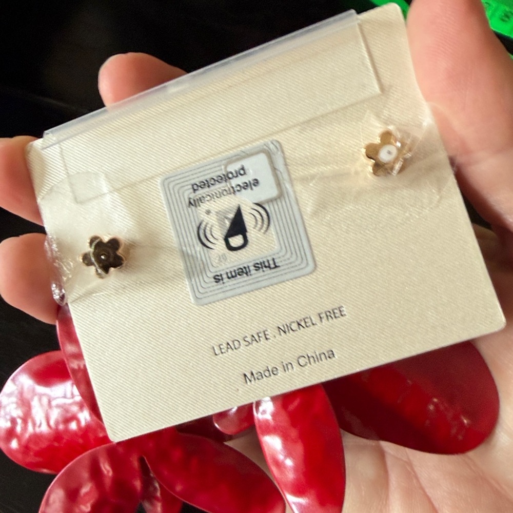 Piper K Red Floral earrings-NWT - Picture 2 of 2